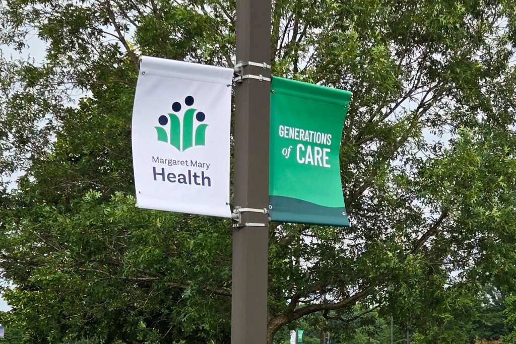 MMH parking lot banners